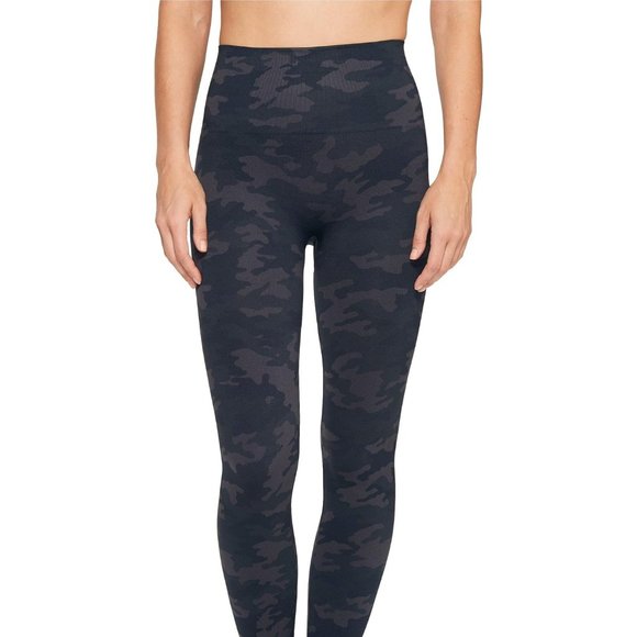 SPANX Pants - SPANX black camo leggings